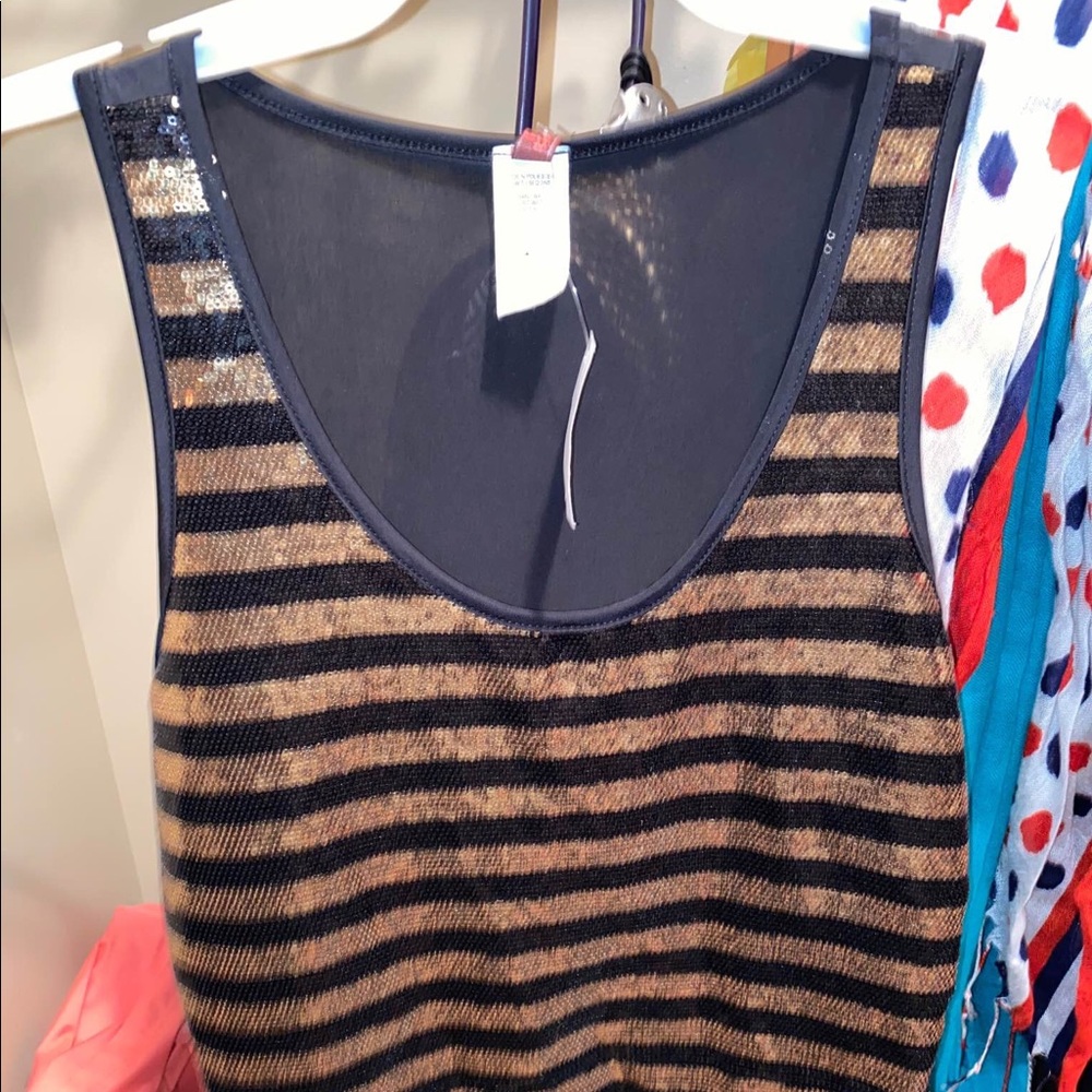 Sequin tank
